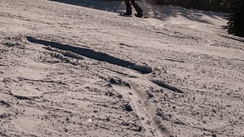 A still Kime pulled: tracks on the piste